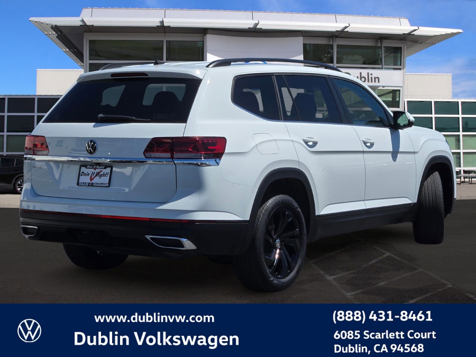 Used 2023 Volkswagen Atlas SE w/ Panoramic Sunroof Package FWD image 4