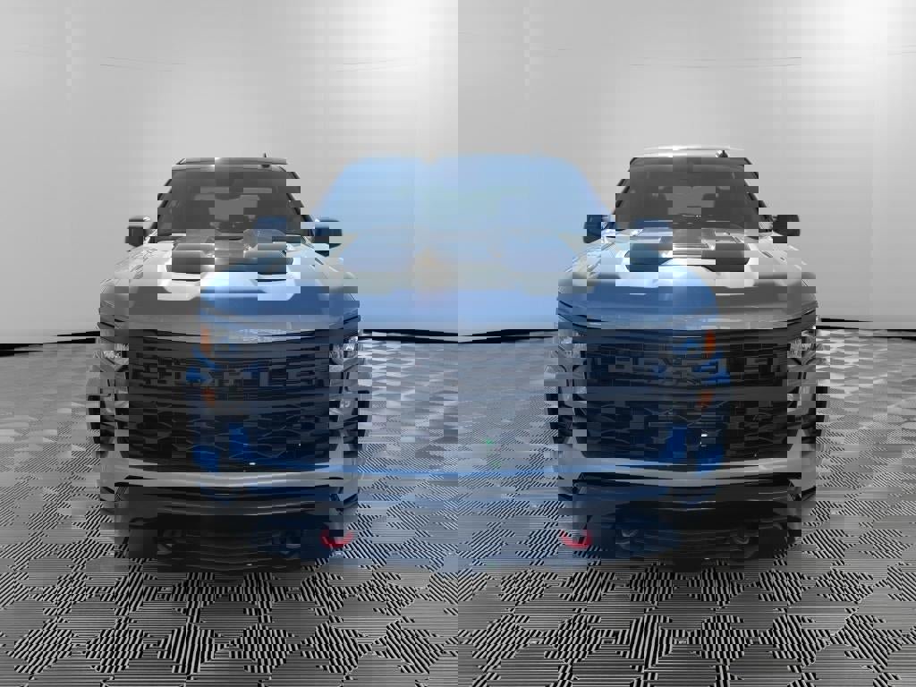 New 2026 Chevrolet Silverado 1500 Custom Trail Boss w/ LPO, Dark Essentials Package video 2