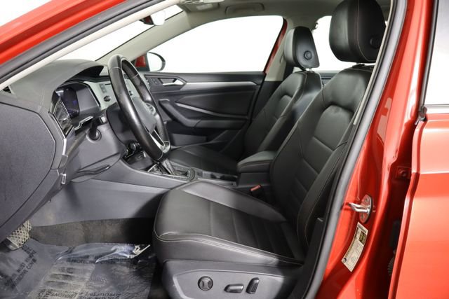 Used 2023 Volkswagen Jetta SE w/ Panoramic Sunroof Package image 17