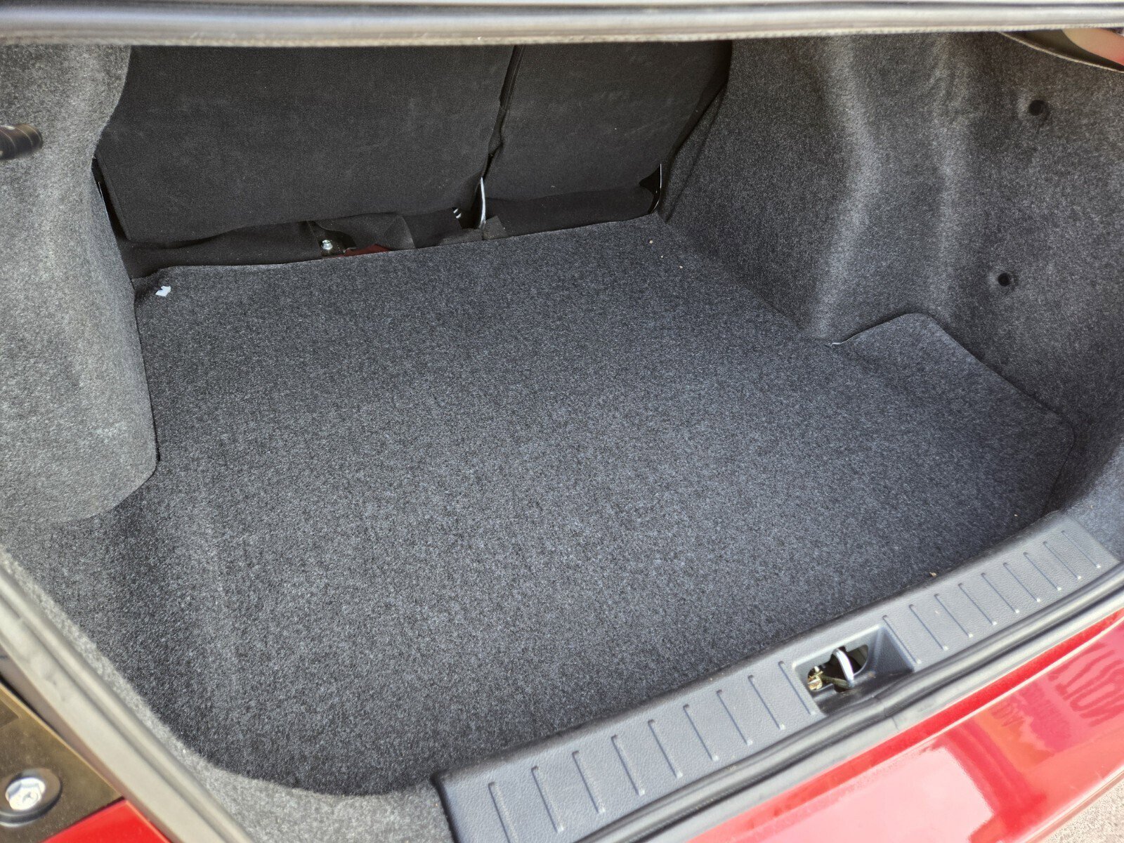 Used 2022 Nissan Versa SV FWD image 11