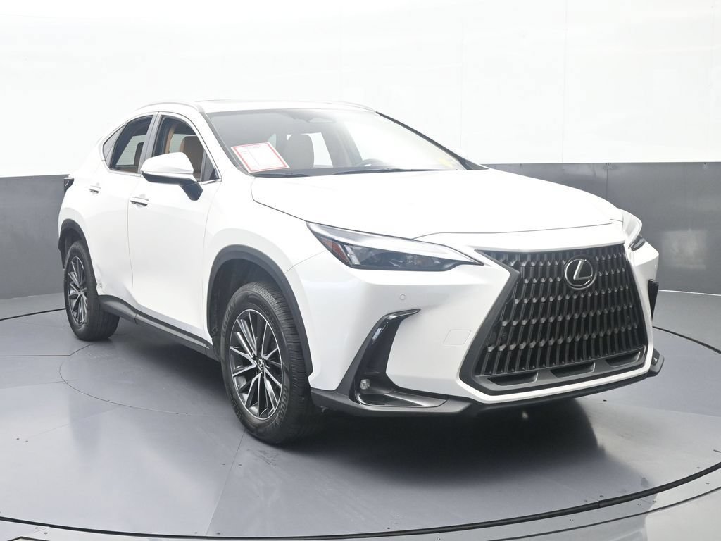 Used 2025 Lexus NX 250 FWD w/ Towing Package (2000 Lbs) image 9