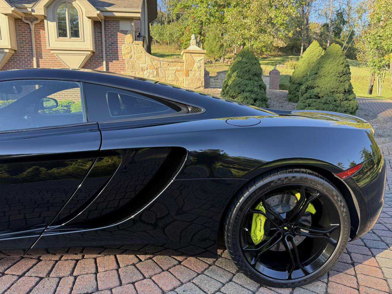 Used 2012 McLaren MP4-12C Coupe RWD image 22
