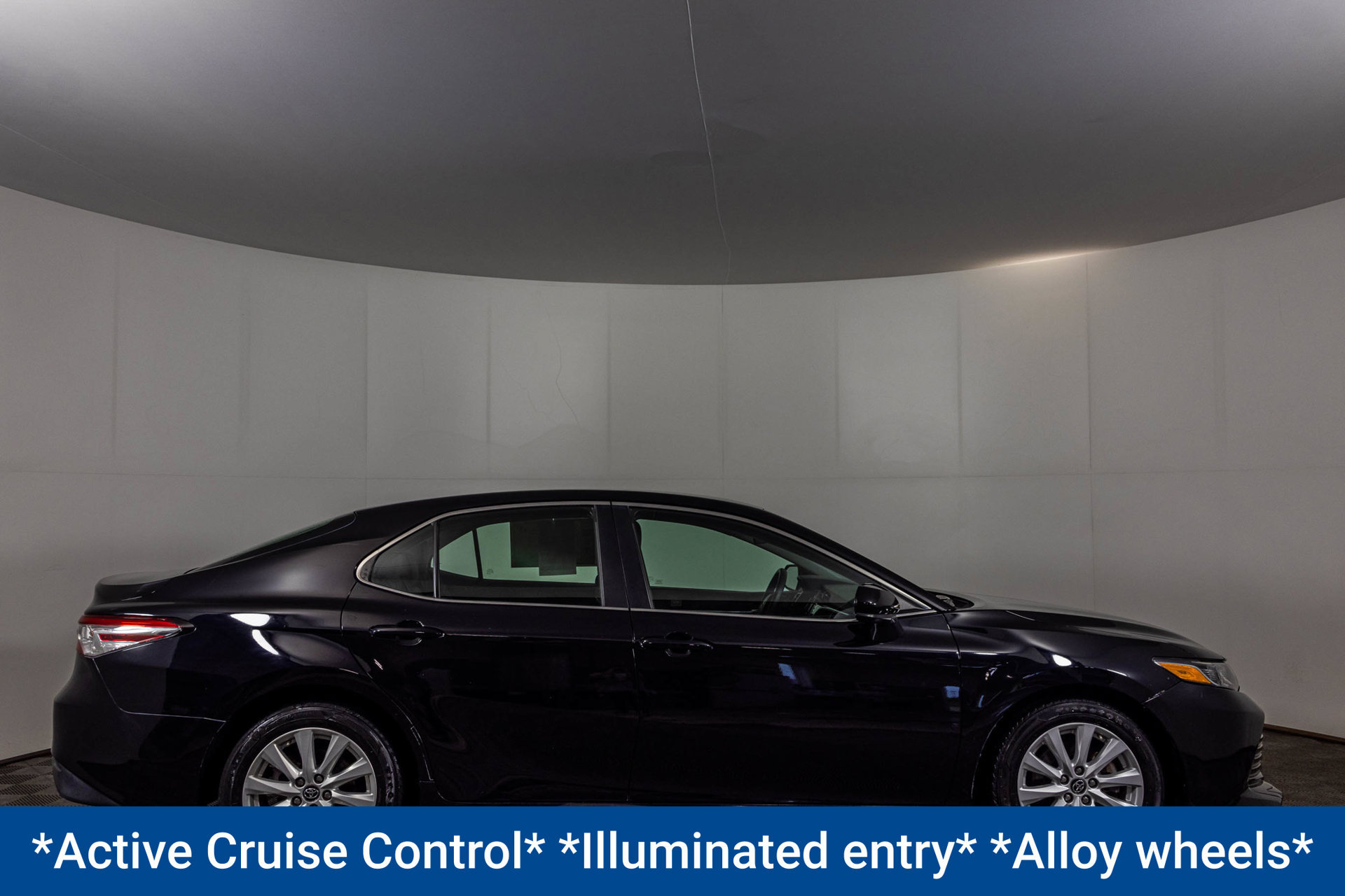 Used 2018 Toyota Camry LE FWD image 11