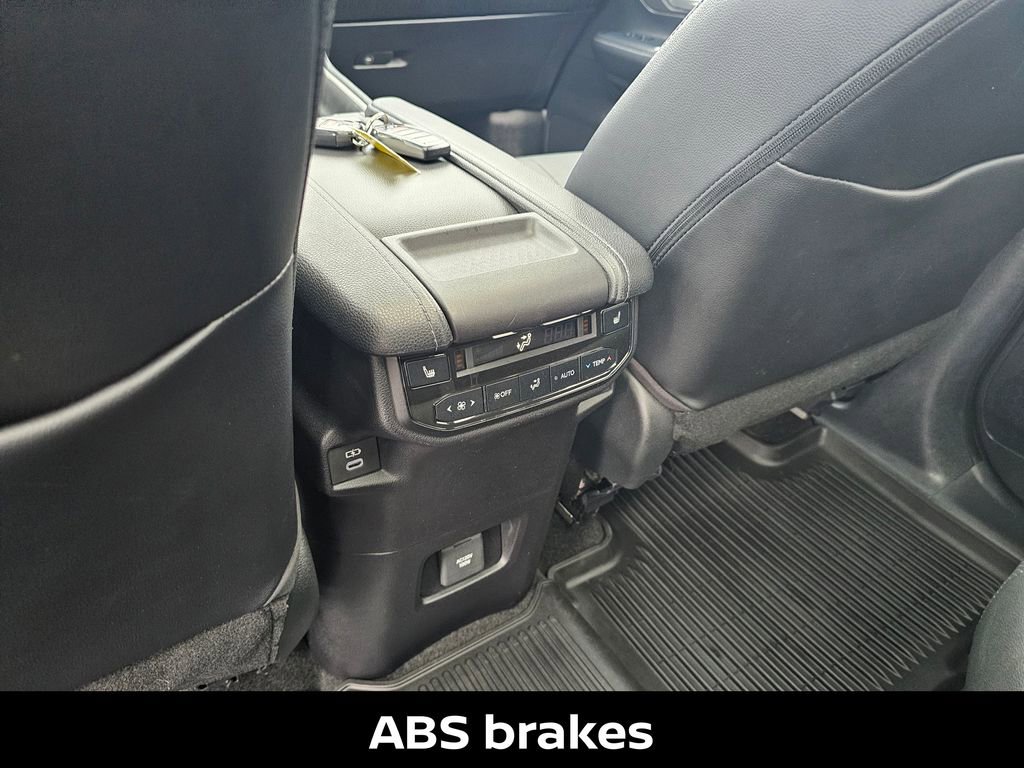 Used 2024 Toyota Grand Highlander Limited image 19