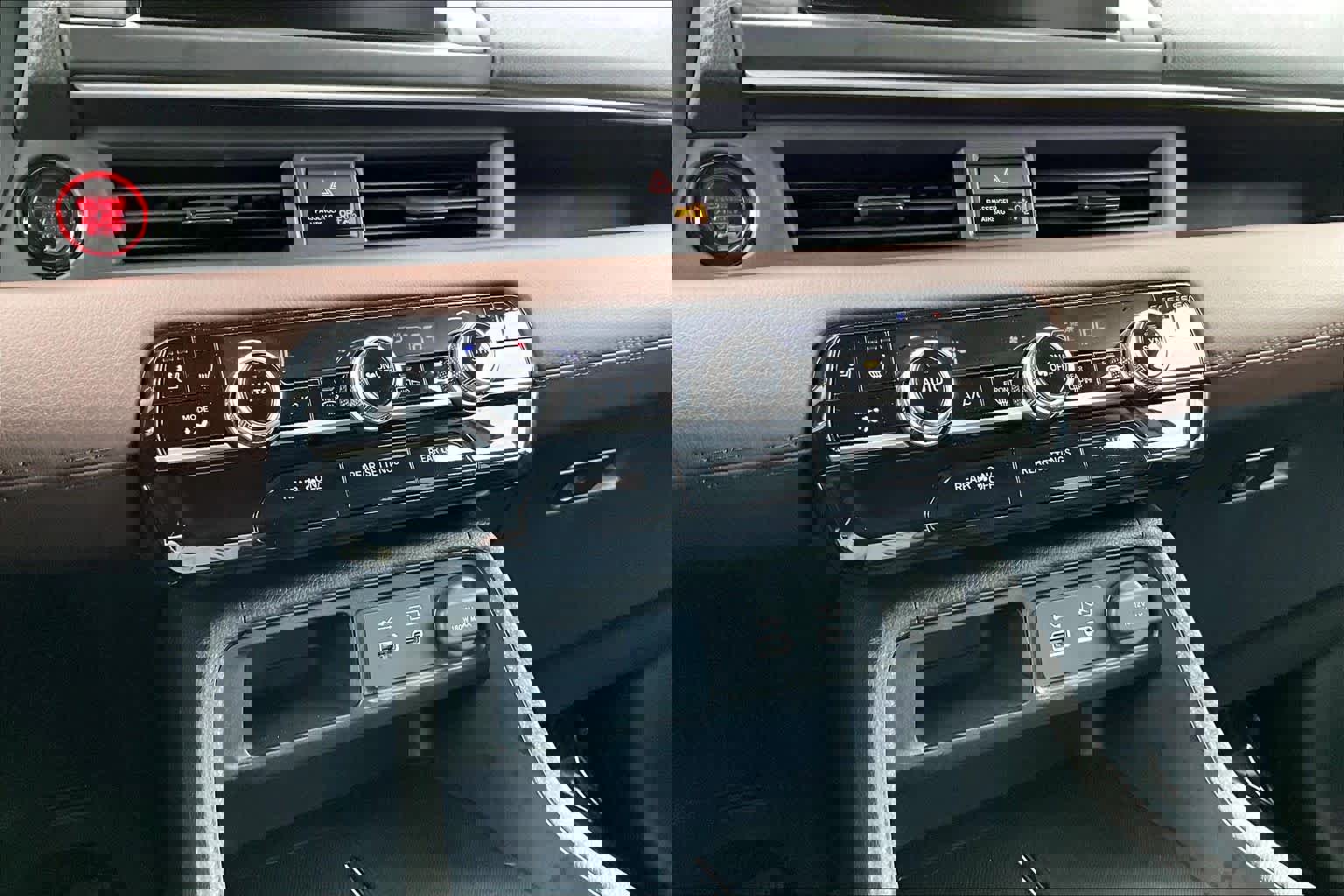 Used 2025 Honda Pilot Elite image 35