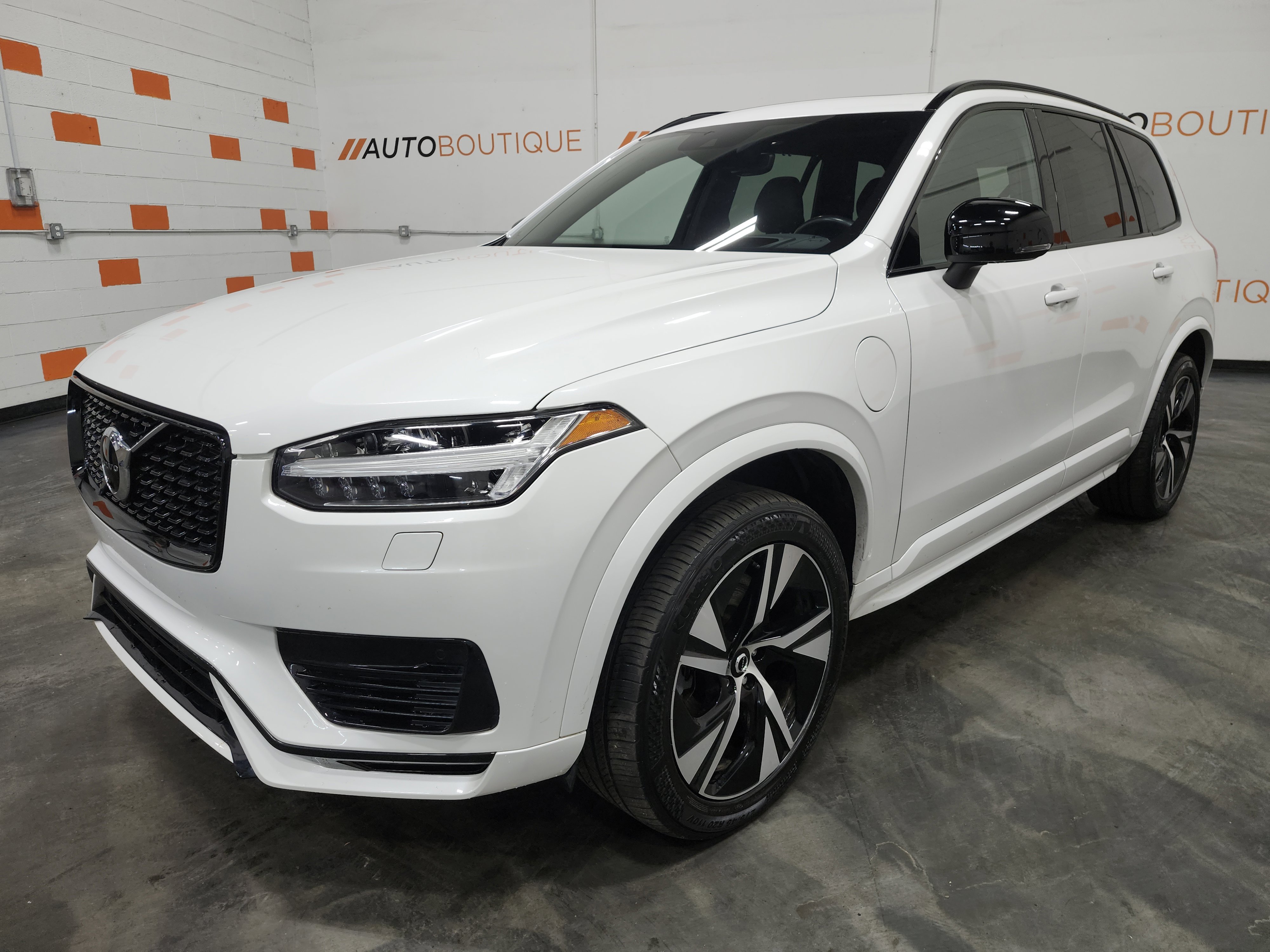 Used 2021 Volvo XC90 T8 R-Design w/ Advanced Package image 15