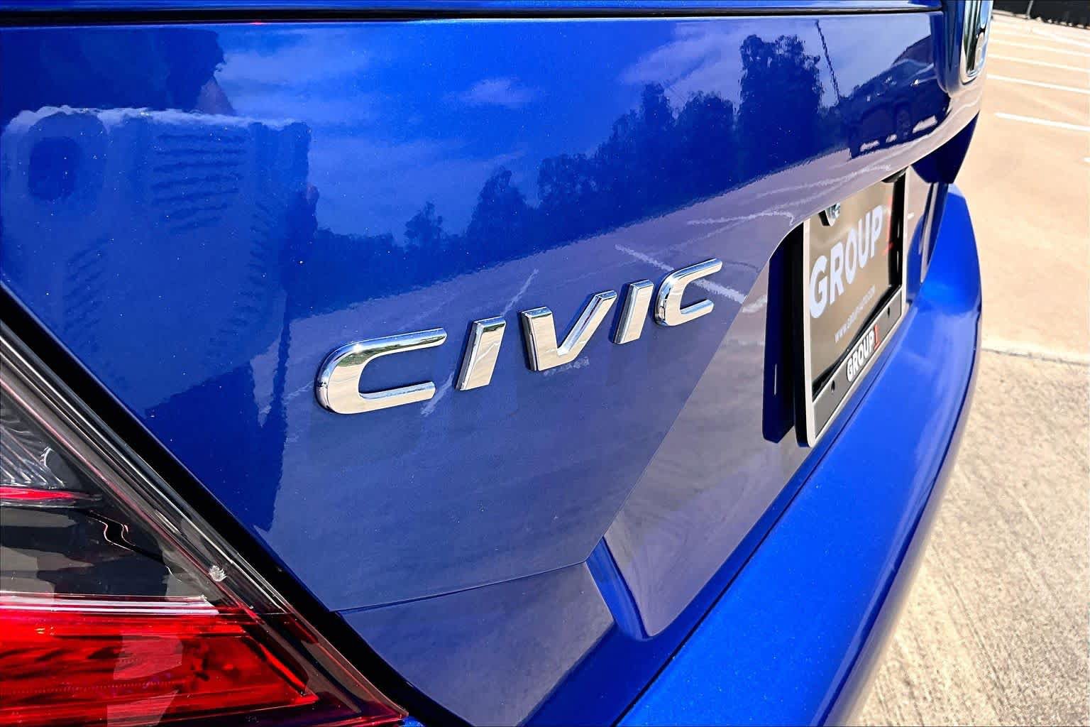 Used 2018 Honda Civic EX image 10