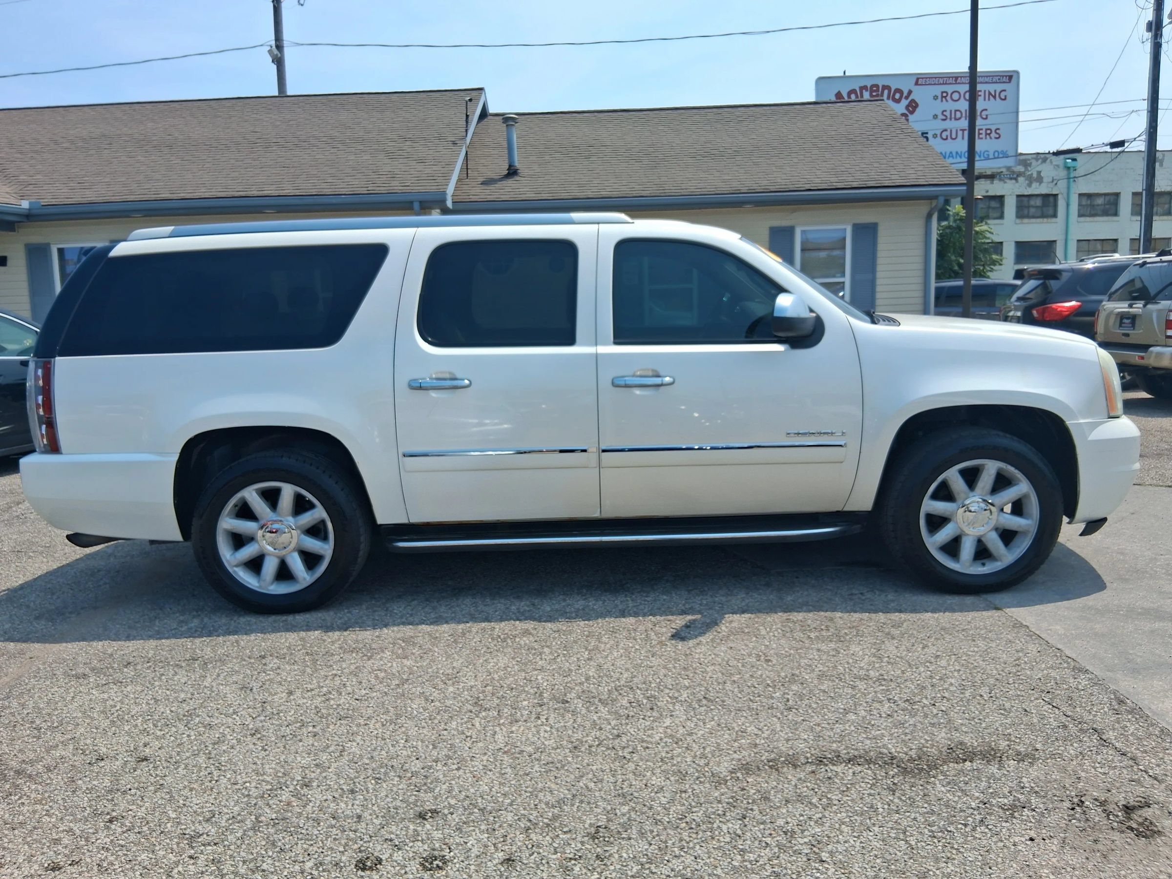 Used 2012 GMC Yukon XL Denali AWD/4WD image 6