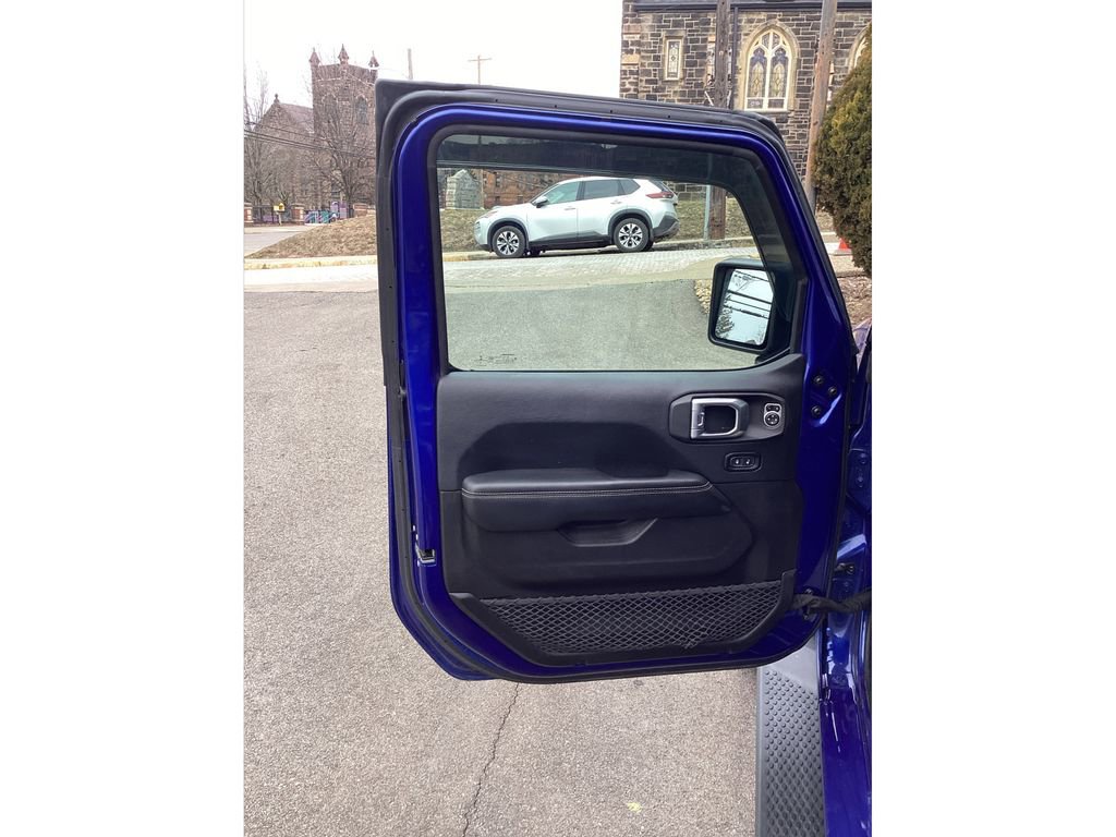 Used 2018 Jeep Wrangler Unlimited Sahara image 19