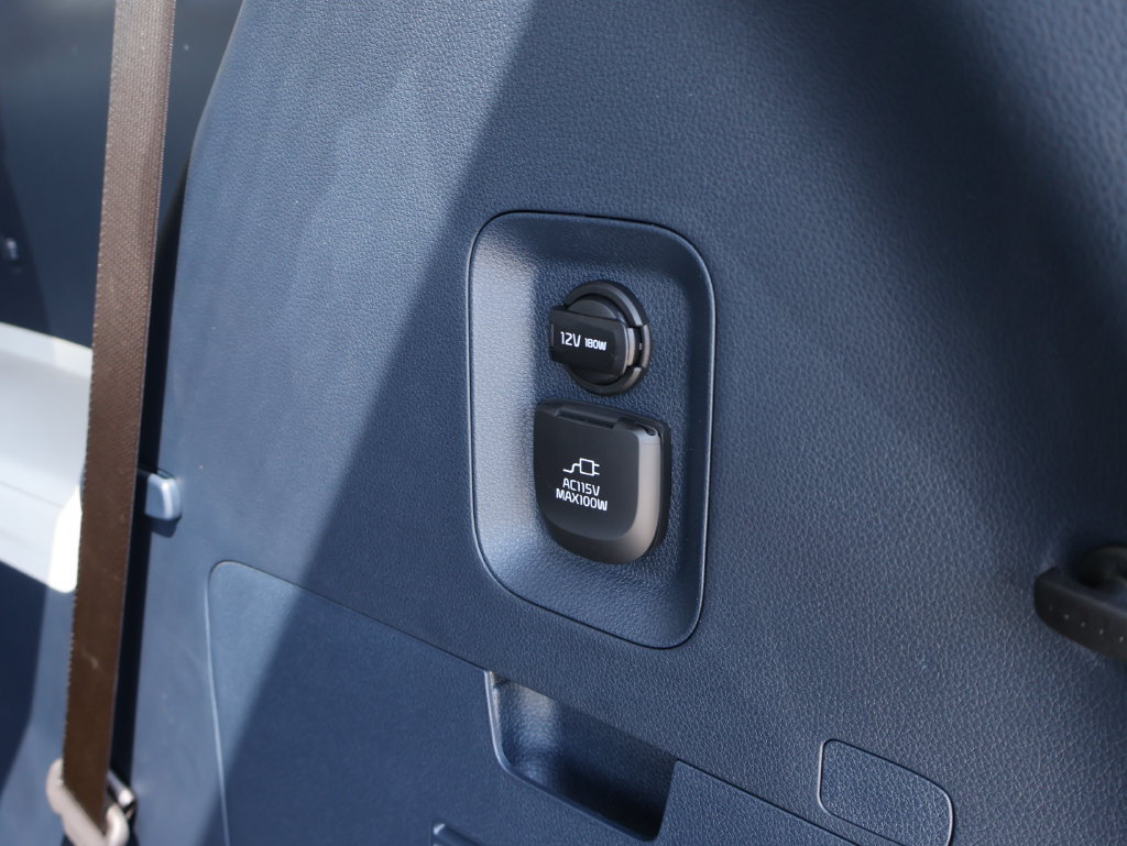 New 2027 Kia Carnival SX w/ Dark Edition Package FWD image 10
