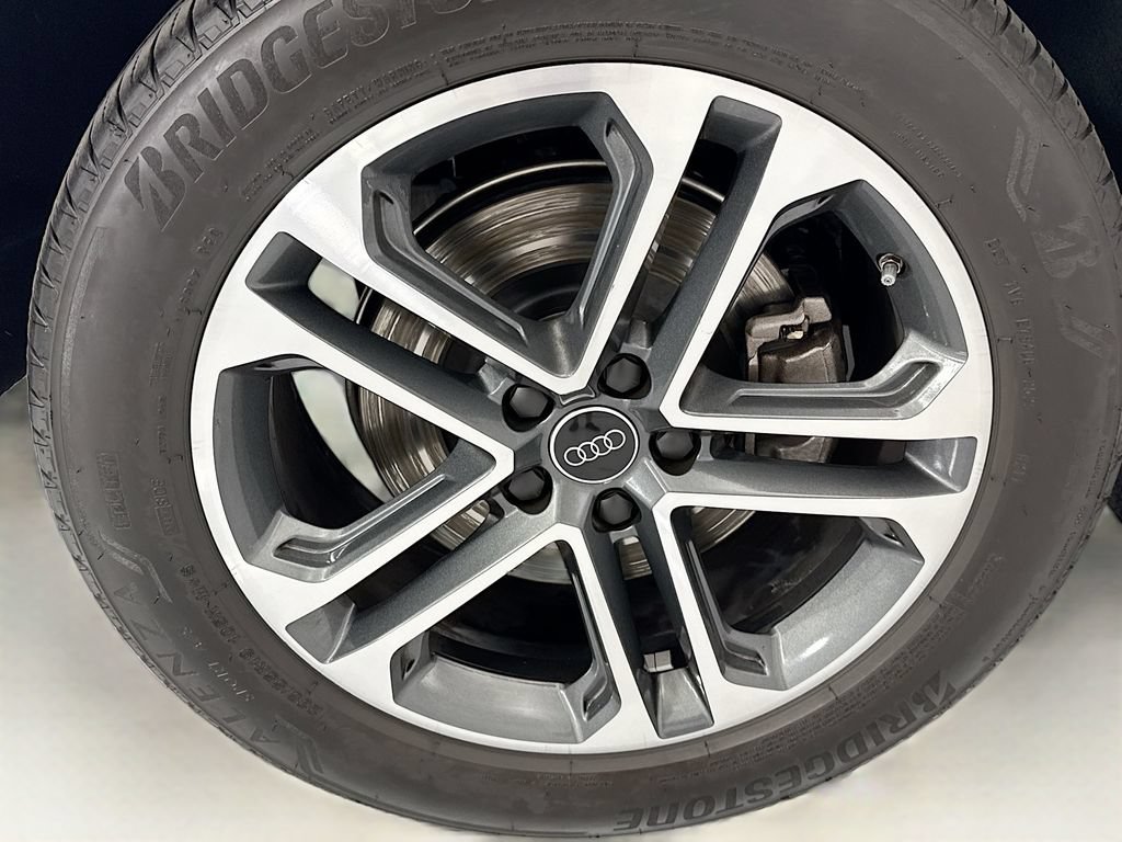 Certified 2025 Audi Q5 Premium Plus w/ Premium Plus AWD/4WD image 32
