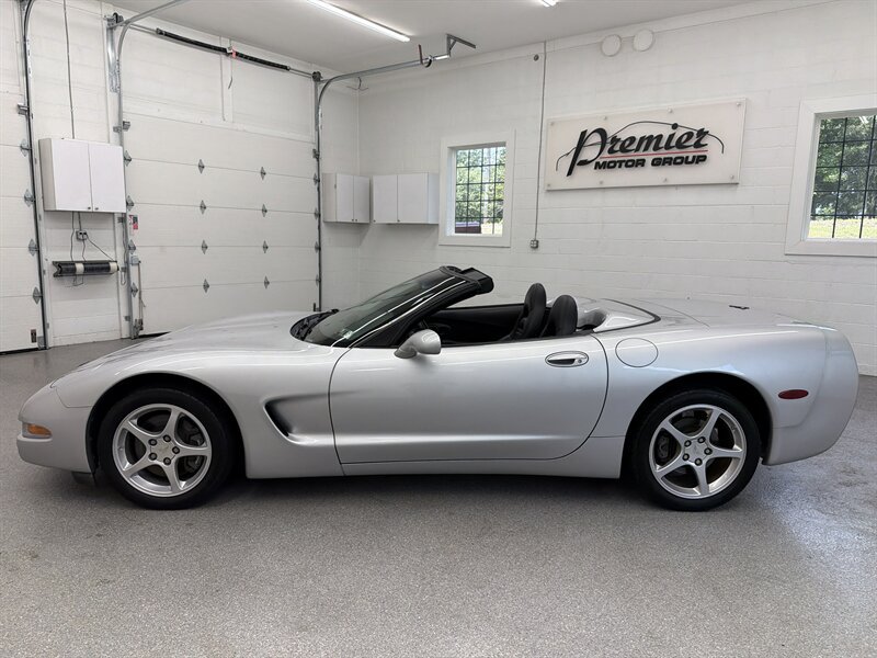 Used 2001 Chevrolet Corvette Convertible w/ Preferred Equipment Group1 RWD image 7