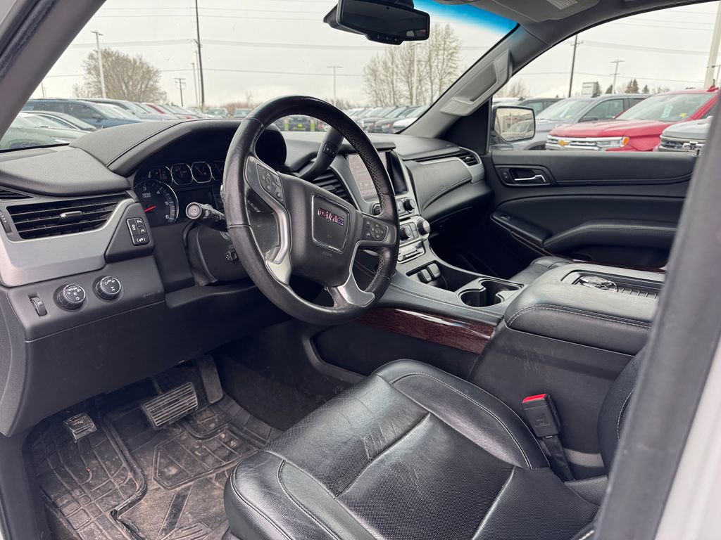 Used 2017 GMC Yukon XL SLT AWD/4WD image 4