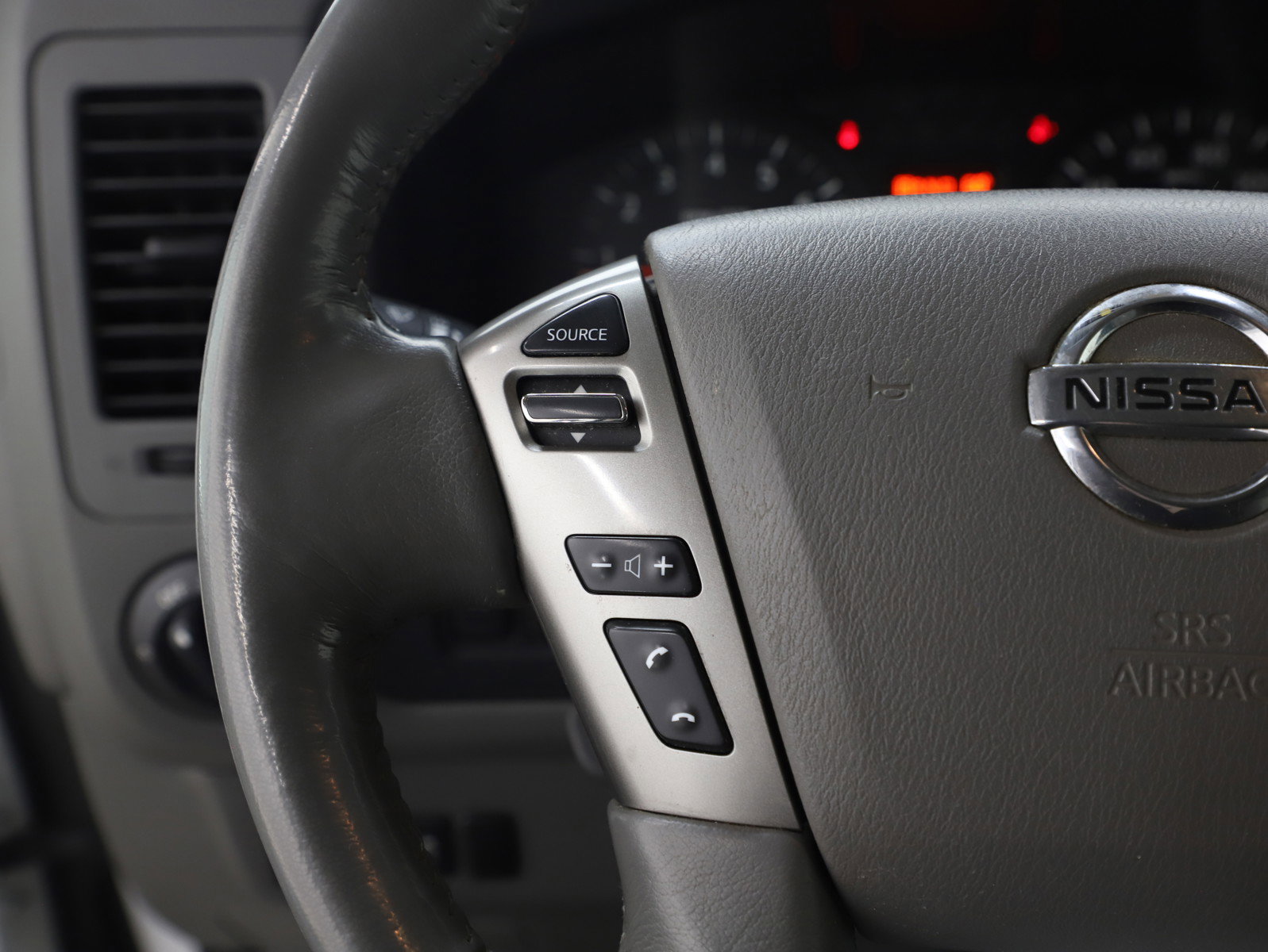 Used 2020 Nissan NV 3500 SL image 25