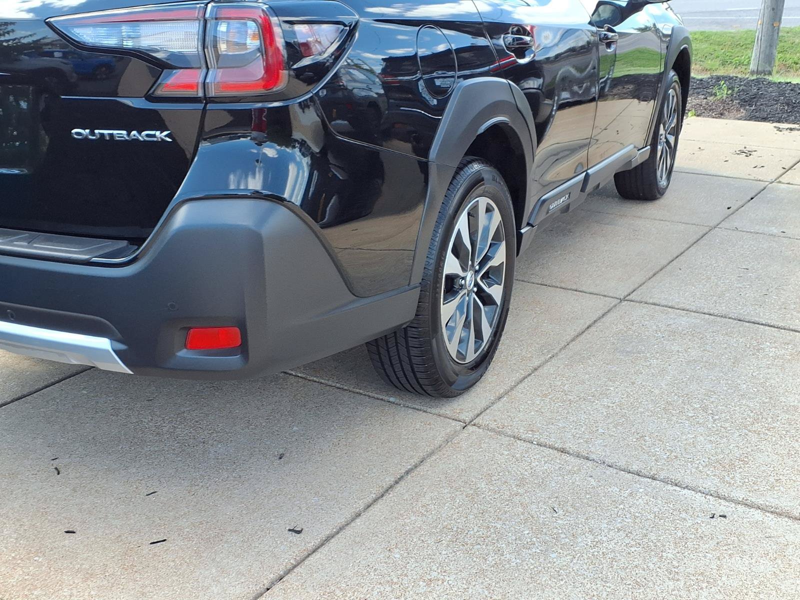 Used 2025 Subaru Outback Limited AWD/4WD image 21