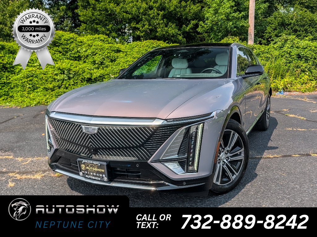 Used 2024 Cadillac Lyriq Luxury AWD/4WD image 1