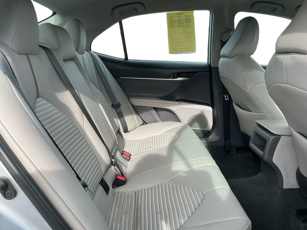 Used 2024 Toyota Camry SE image 18