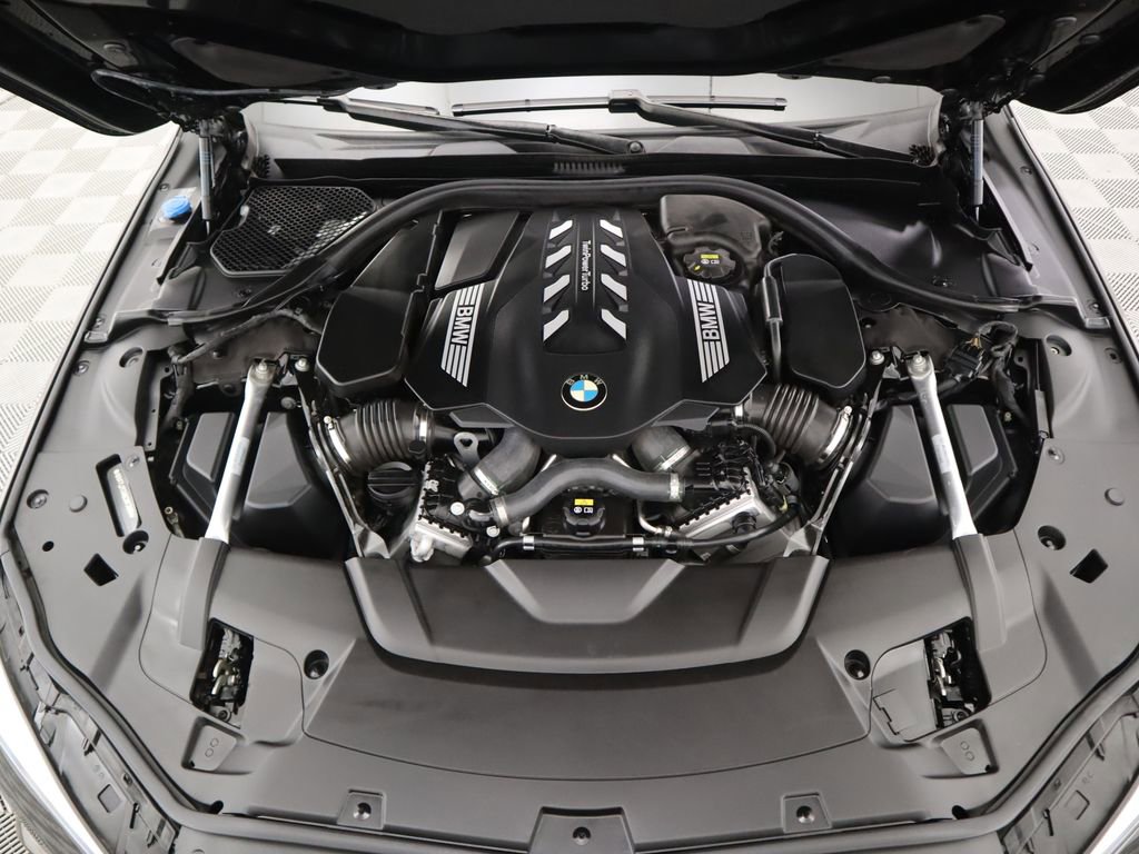 Certified 2022 BMW 750i xDrive w/ Luxury Rear Seating Package image 30