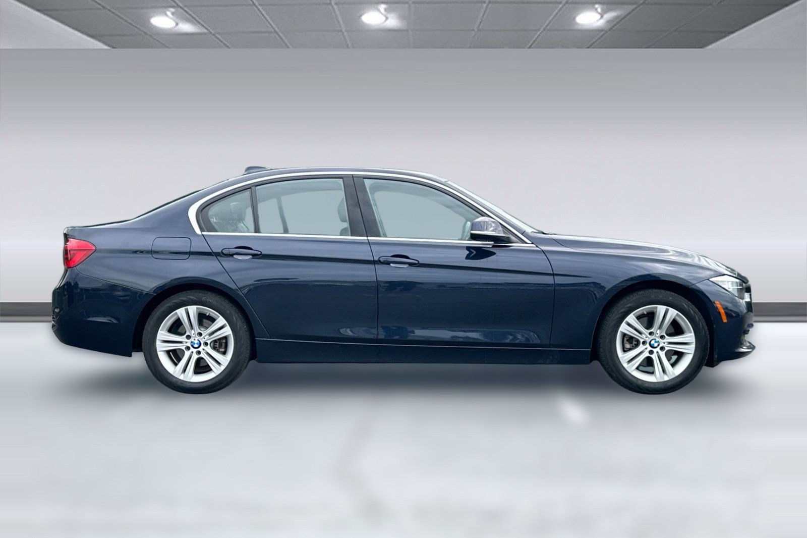 Used 2017 BMW 330i Sedan image 7