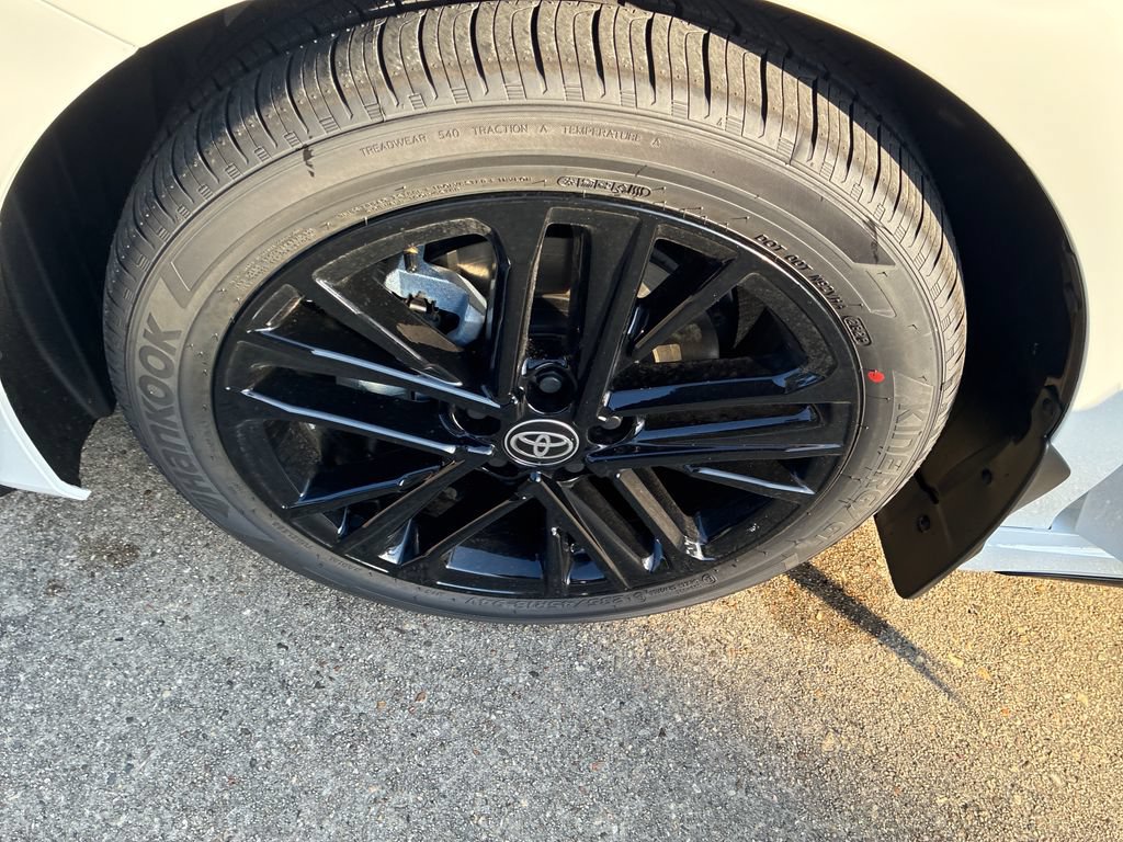 New 2026 Toyota Camry SE FWD image 32