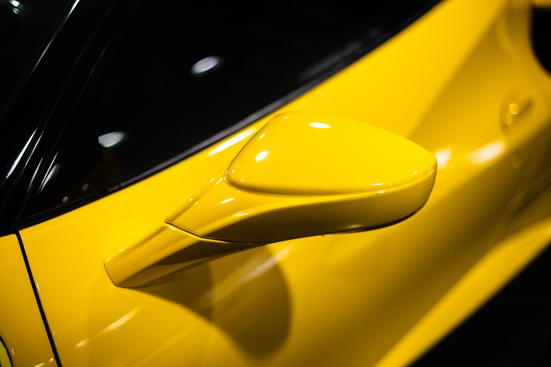 Used 2018 Ferrari 488 GTB RWD image 19