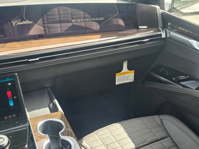 New 2026 Cadillac Escalade ESV Platinum Luxury AWD/4WD image 21