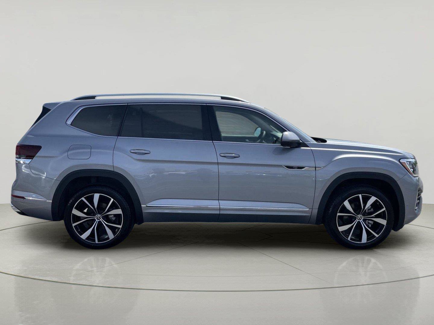 Used 2026 Volkswagen Atlas SEL Premium R-Line AWD/4WD image 8