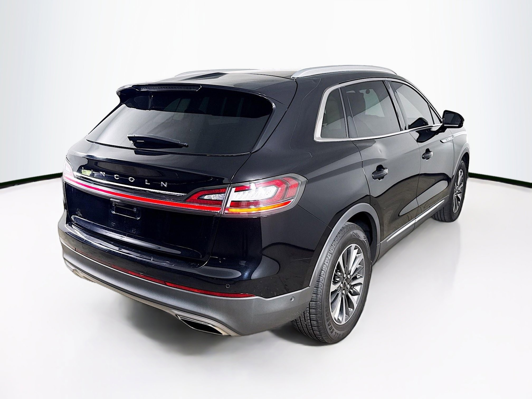 Used 2021 Lincoln Nautilus Reserve image 34