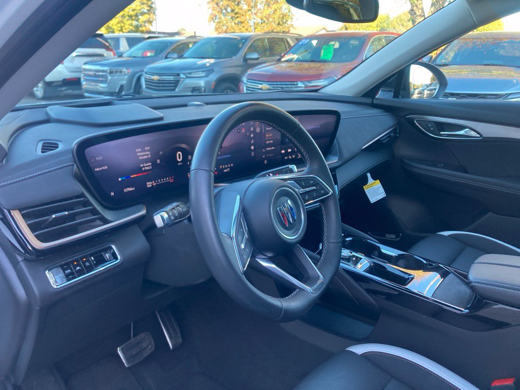 Used 2025 Buick Envision Sport Touring AWD/4WD image 25