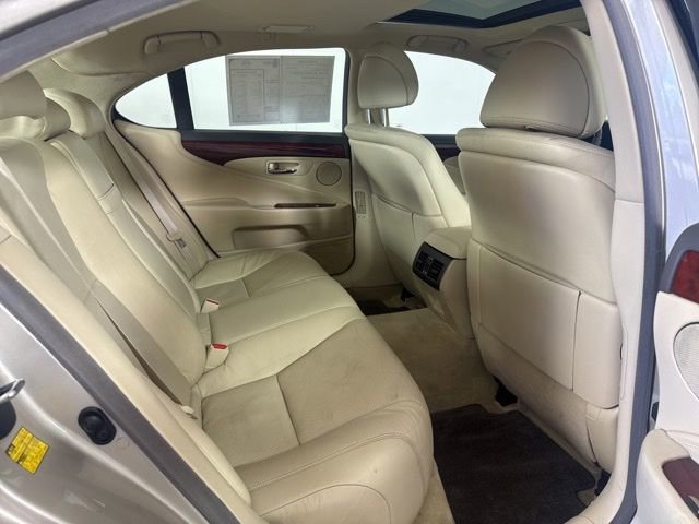 Used 2010 Lexus LS 460 RWD image 5