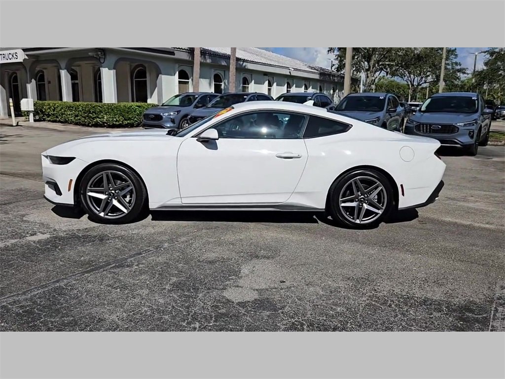 Used 2025 Ford Mustang Coupe image 22