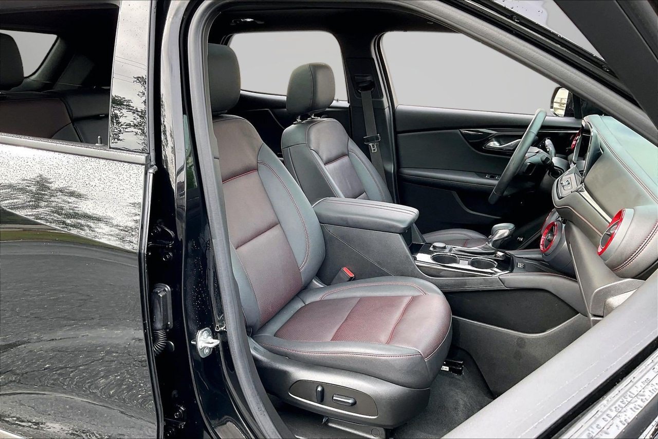 Used 2023 Chevrolet Blazer RS w/ Enhanced Convenience Package FWD image 24