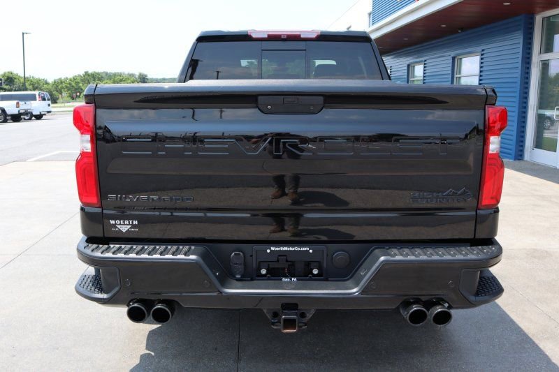 Used 2019 Chevrolet Silverado 1500 High Country w/ Technology Package image 6