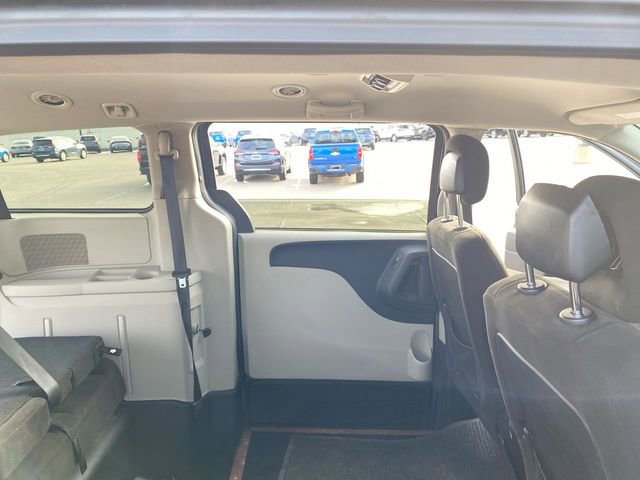 Used 2016 Dodge Grand Caravan SXT FWD image 32