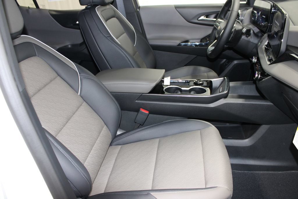 New 2026 Chevrolet Equinox LT w/ Convenience Package II FWD image 22