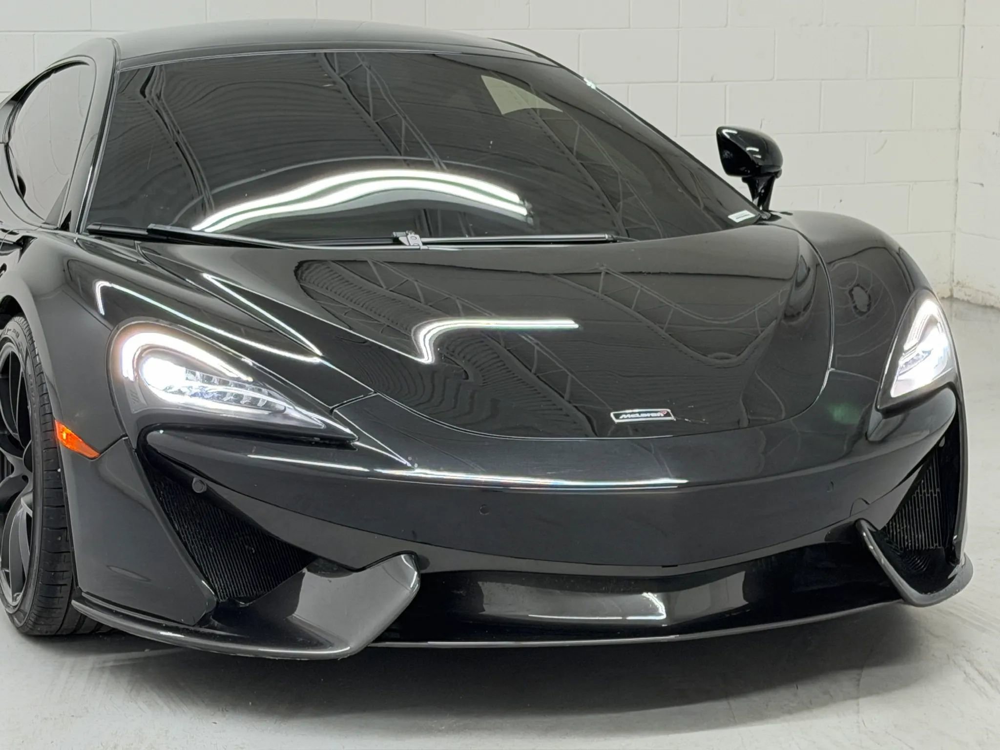 Used 2017 McLaren 570S RWD image 27
