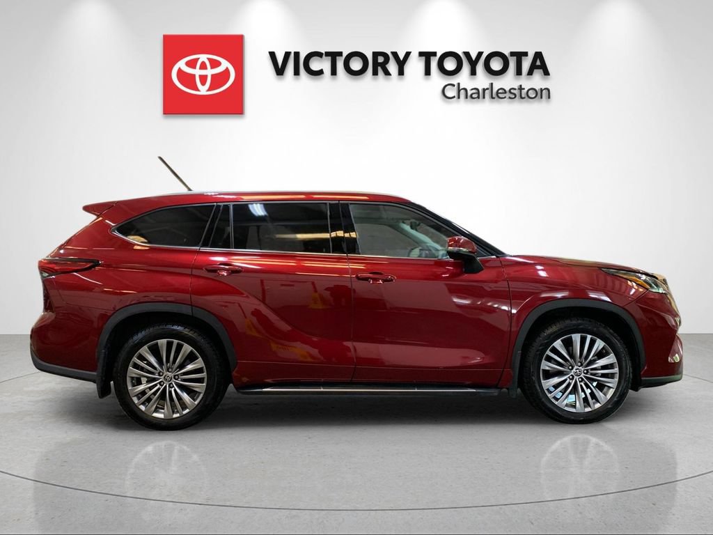 Used 2020 Toyota Highlander Platinum AWD/4WD image 6