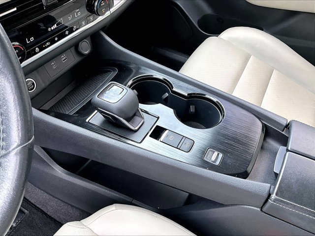 Used 2022 Nissan Rogue SV w/ SV Premium Package image 15