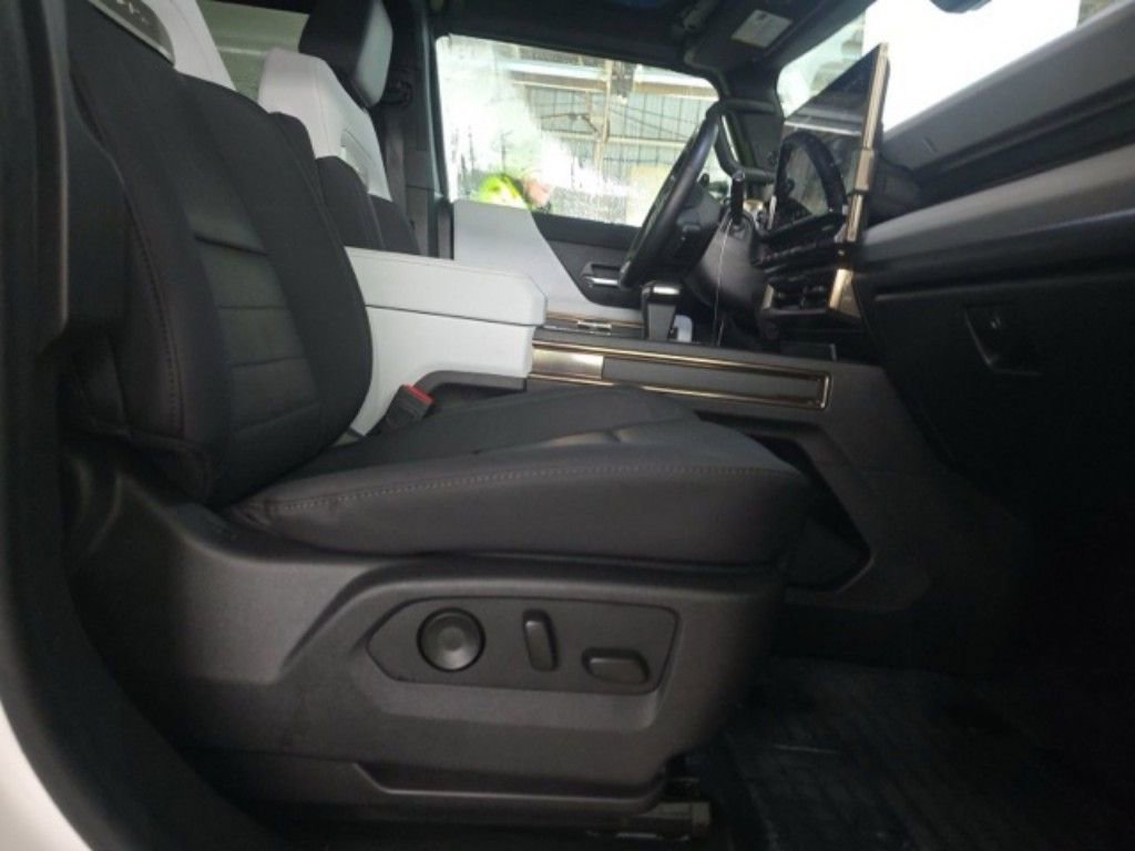 Used 2025 GMC Hummer EV 3X w/ LPO, Sport Package image 10