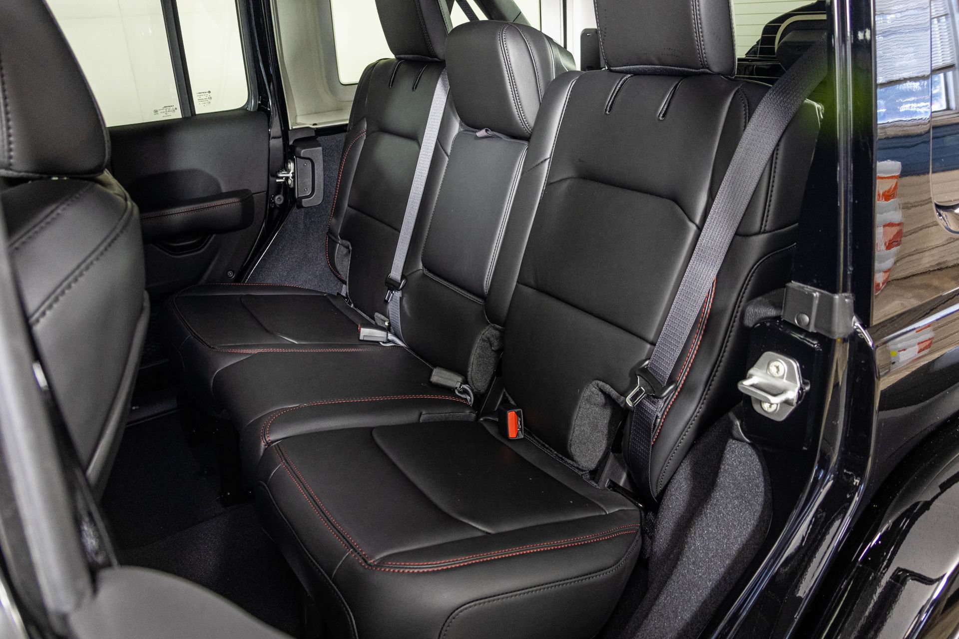 New 2026 Jeep Wrangler Unlimited Rubicon AWD/4WD image 34
