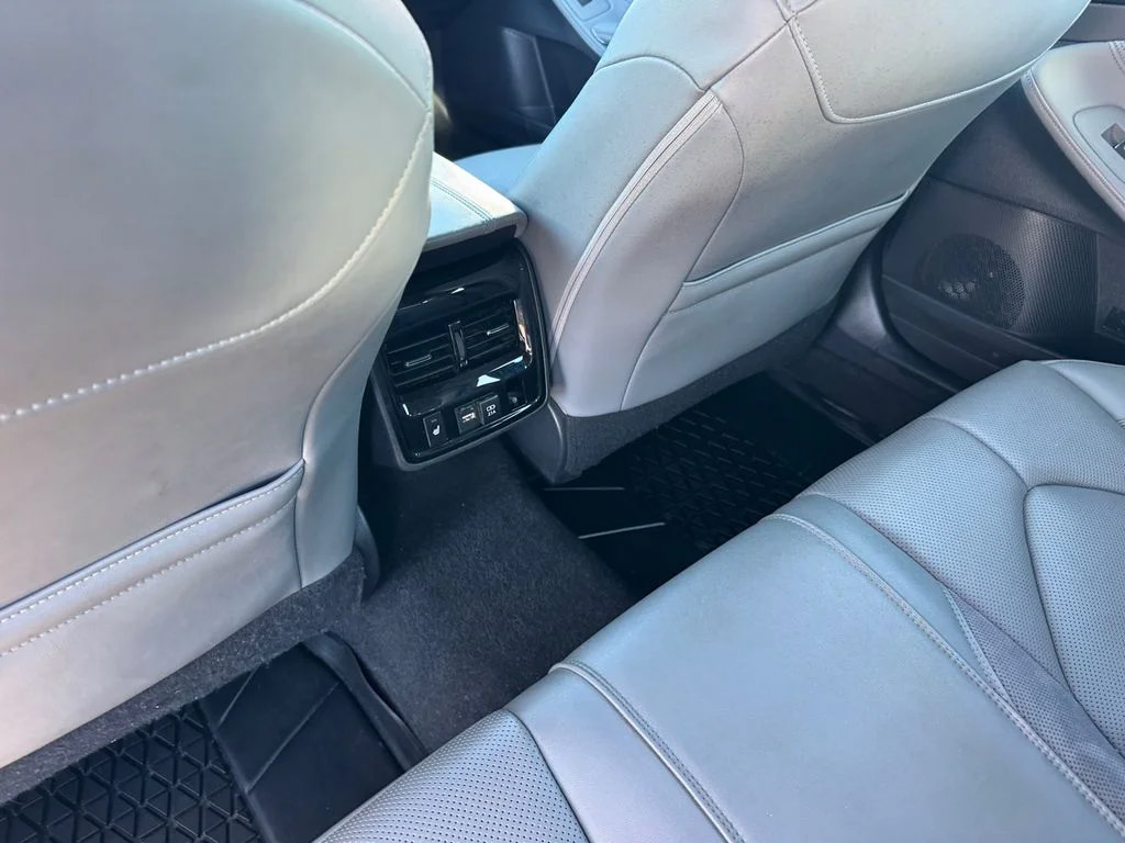 Used 2019 Toyota Avalon Touring w/ Advanced Safety Package FWD image 12