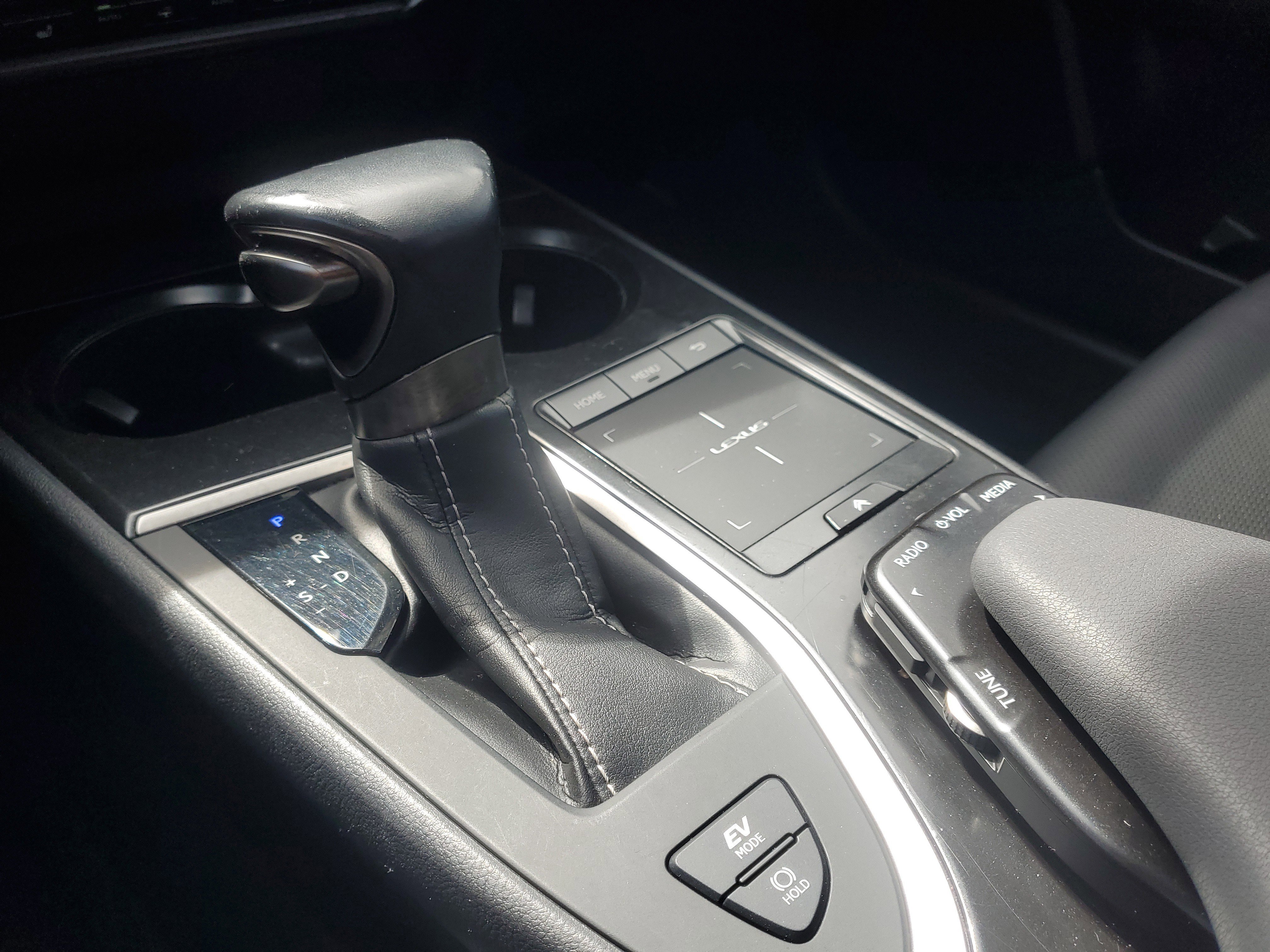 Used 2019 Lexus UX 250h image 29