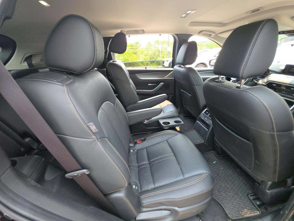 Used 2024 MAZDA CX-90 Plug-In Hybrid w/ Preferred AWD/4WD image 10