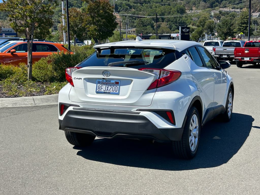 Used 2019 Toyota C-HR LE FWD image 5