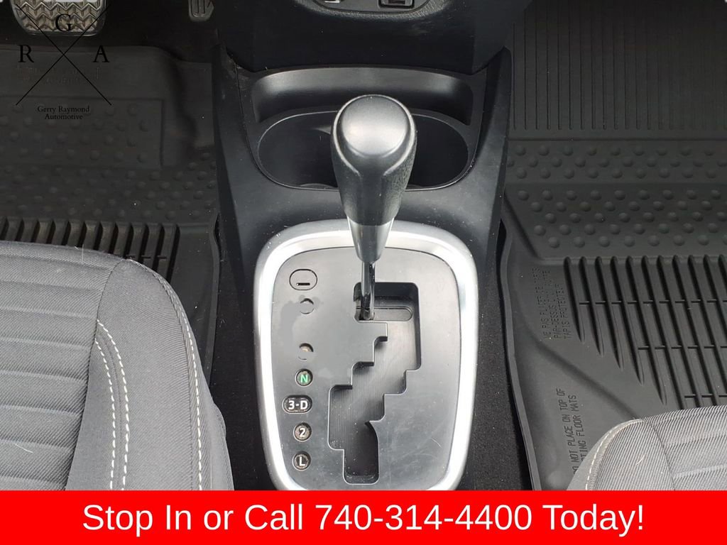 Used 2018 Toyota Yaris LE w/ Carpet Mat Package FWD image 15