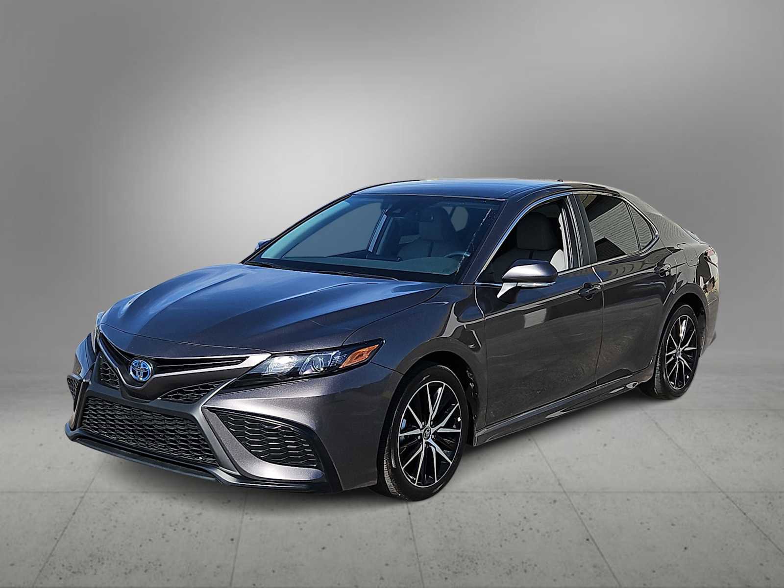 Used 2024 Toyota Camry SE FWD image 4