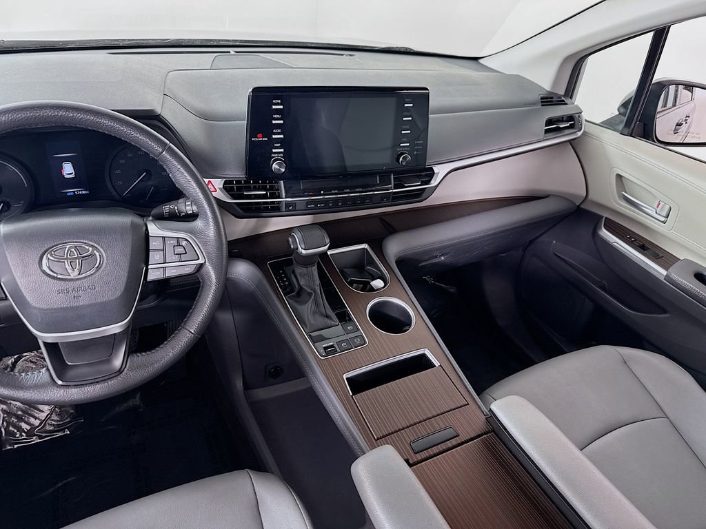 Certified 2024 Toyota Sienna XLE image 20