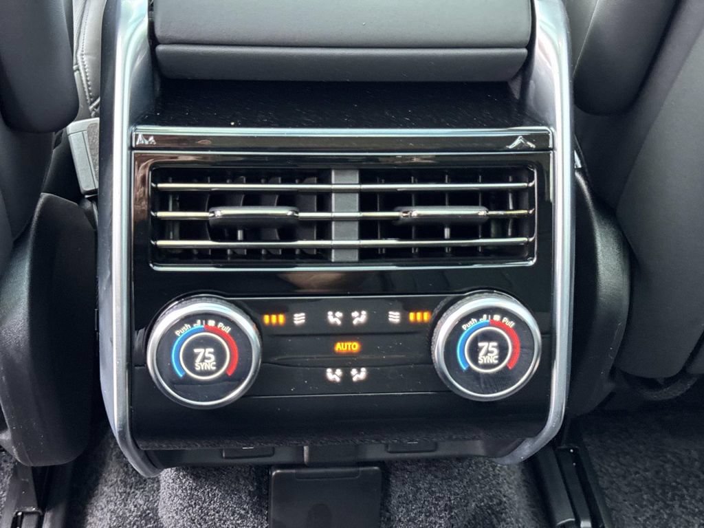 New 2026 Land Rover Range Rover SE AWD/4WD image 18