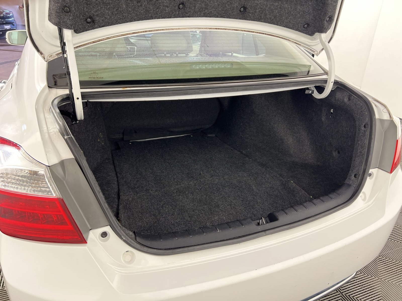 Used 2013 Honda Accord EX-L image 26