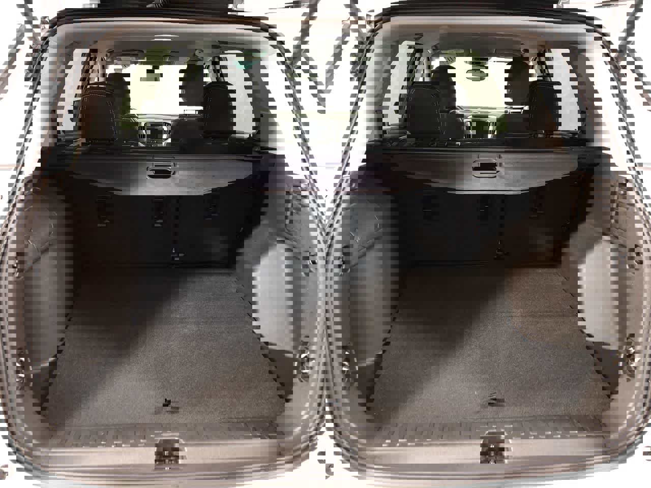 Used 2023 GMC Terrain SLE w/ Driver Convenience Package image 21